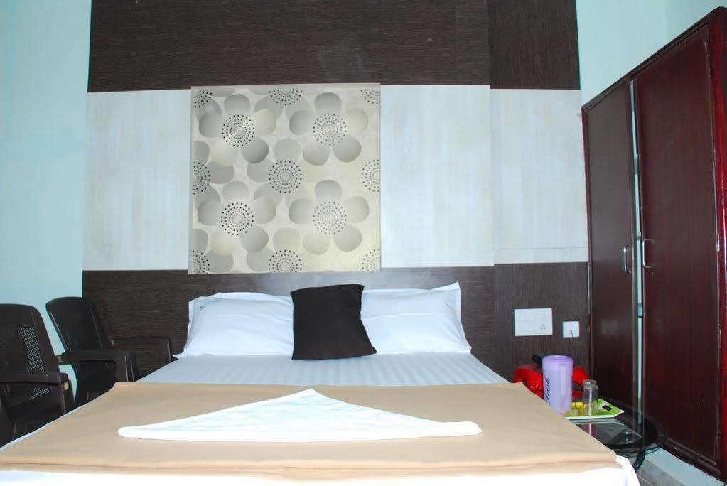 Jayalakshmi Residency Tirupati Exterior foto